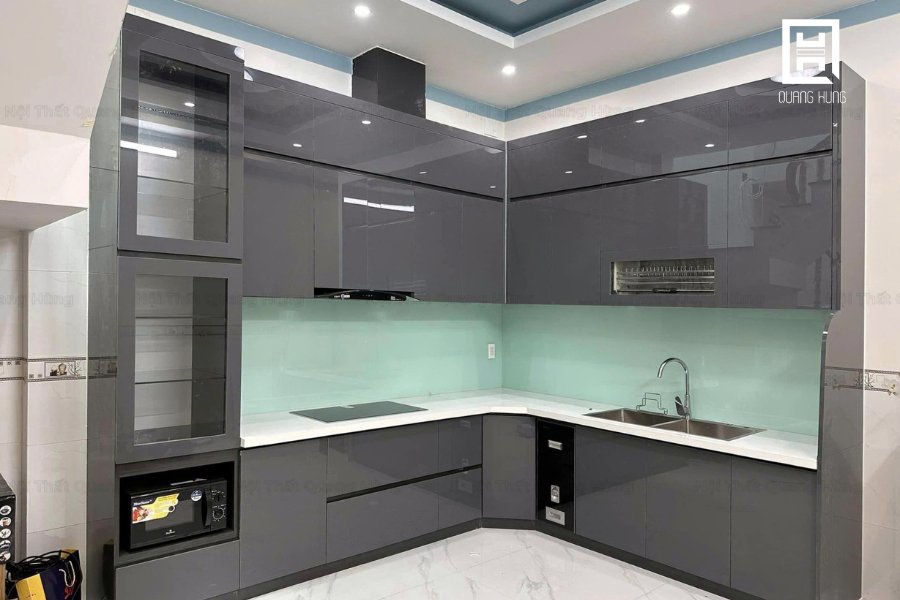 Tủ bếp tone màu ghi đậm 