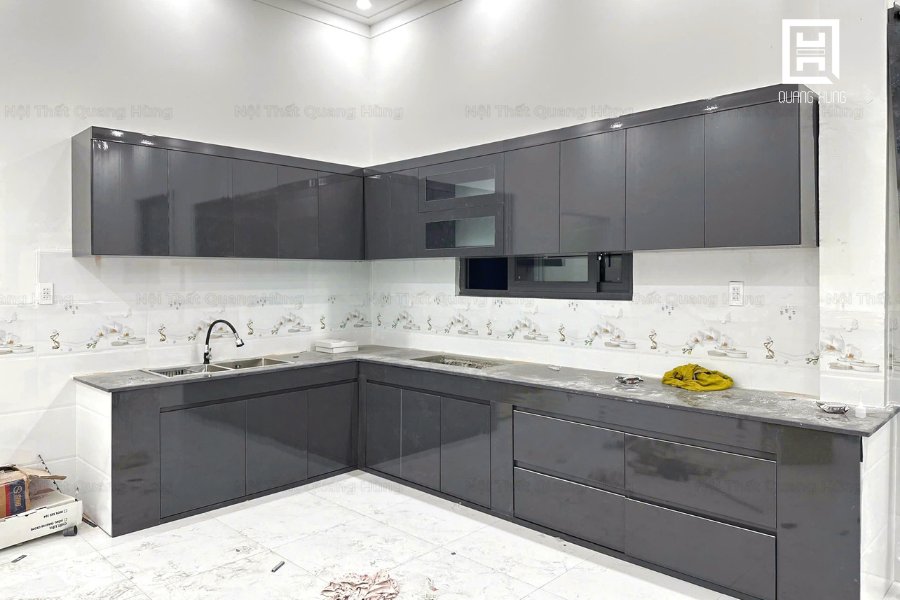 Thiết kế tủ bếp chữ L cho nhà phố