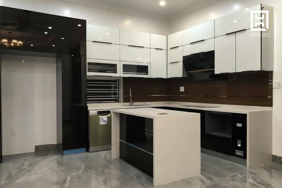 Mẫu tủ nhựa khung nhôm cánh kính kết hợp đảo bếp